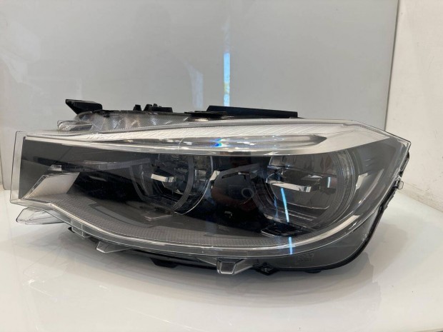 BMW F34 LCI bal Adaptive LED fnyszr