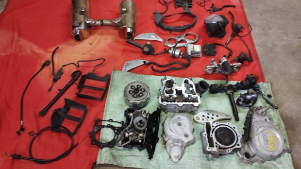 BMW F650GS 99'-marad�k bontott alkatr�szek