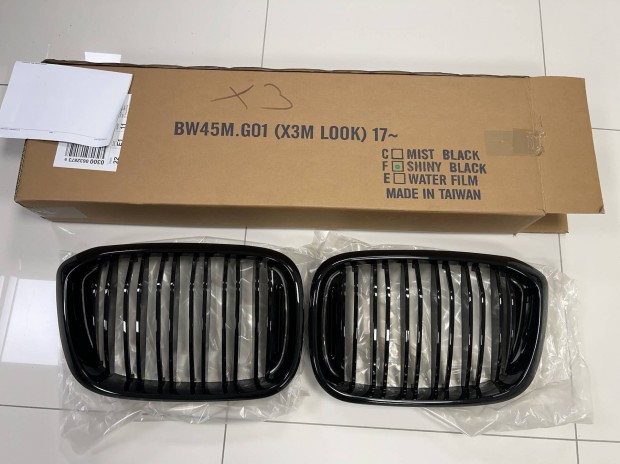 BMW G03 X3 fekete vese/grill