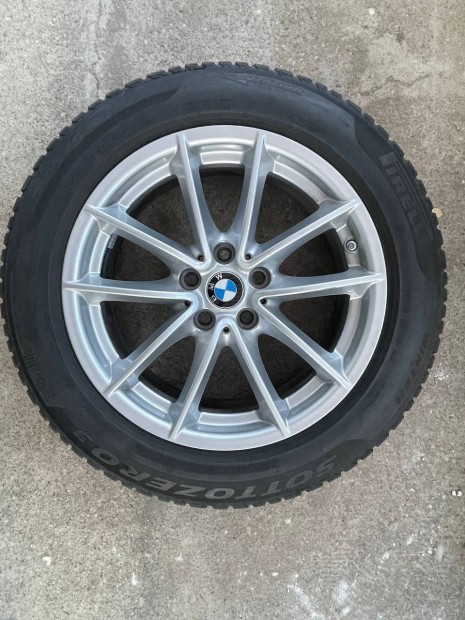 BMW G30/G31 17" gyári alufelni Pirelli téli gumival 225/55 R17