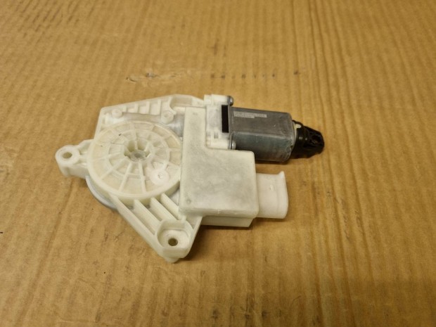 BMW G30 G31 G11 G12 jobb hátsó ablakemelő 7455084