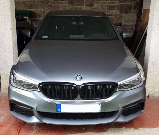BMW G30 G31 (5-ös BMW) vese hűtőrács 2x7 dupla pálcás lakk fekete