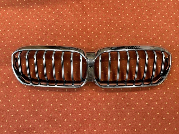 BMW G30 G31 facelift ( 5-ös ) díszrács vese eredeti