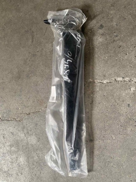 BMW G30  jobb oszlop burkolat 7400244 elad�