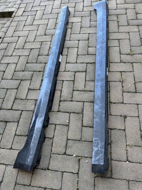 BMW G30 küszöb párban 