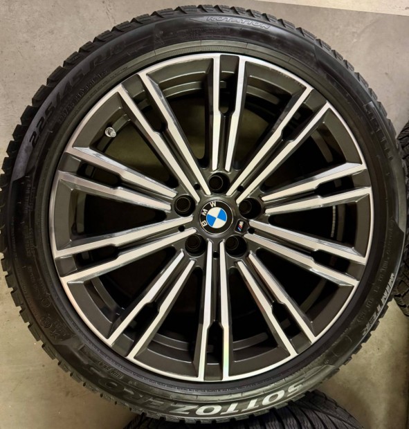 BMW G szris M-es 18-as alufelni Pirelli tli gumival 225/45R18