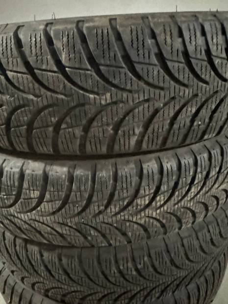 BMW I3 Gumi 155/70 R19 Bridgestone teligumi