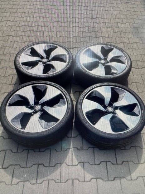 BMW I8 7,5X20 ET40 5x112 66,5 keveset futott felni garnitúra eladó!!!