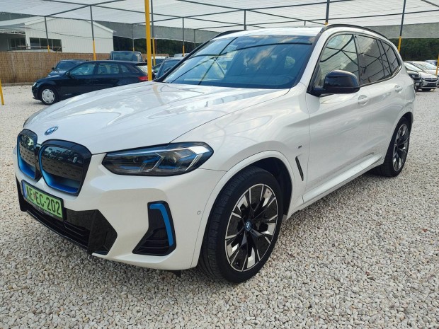 BMW IX3 73,9kWh M-Sport Magyarországi-Nagyon FE...