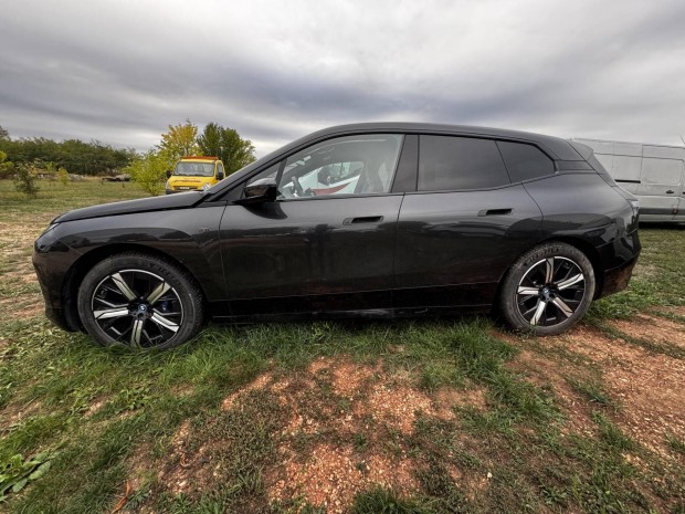 BMW IX M60 108,6kWh 16.500.000.-Ft Nett R!!