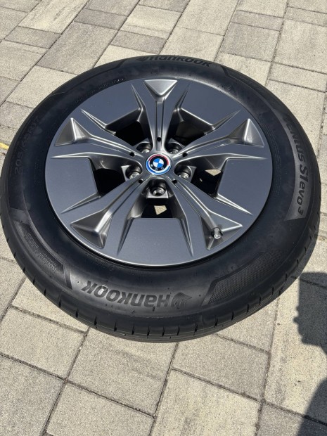 BMW IX iX1 gy�ri alufelni garnit�ra �j 0 km-es 205/65 R17