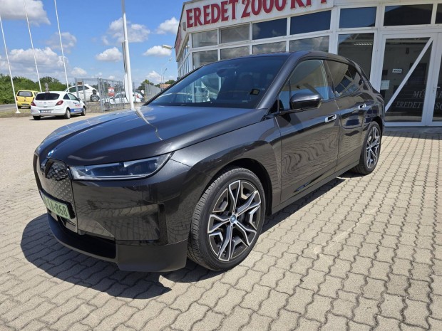 BMW IX xdrive40 74,1kWh Hud. 360 Kamera. Vonóho...
