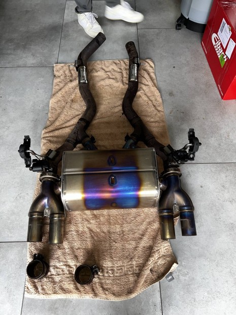 BMW M3 M4 F80 F82 F83 M Performance kipufog