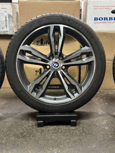 BMW M Performance X1 X2 patika gyri alufelnik Michelin gumikkal