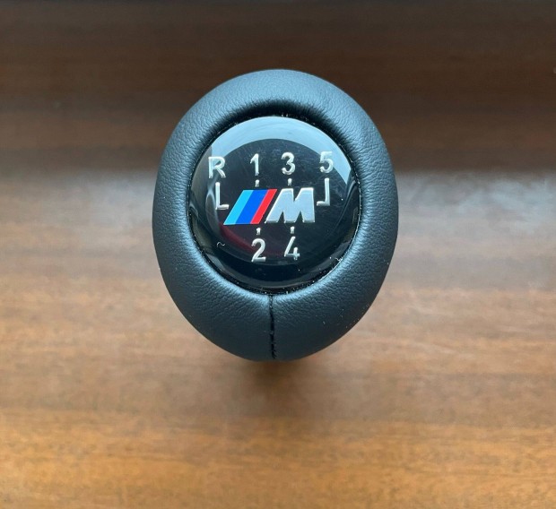 BMW M b�r v�lt�gomb