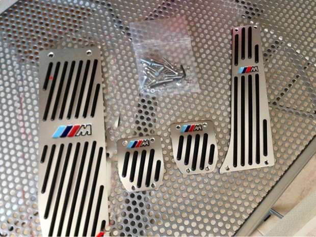 BMW M pedl szett manulis 4 db