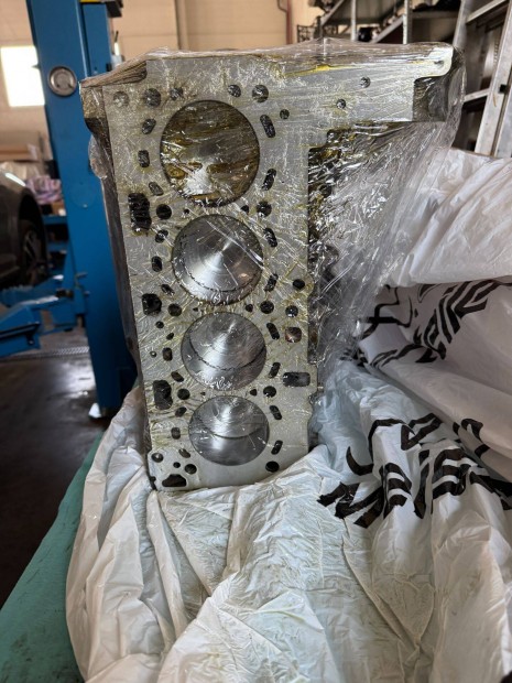 BMW N47D20C feljtott motor