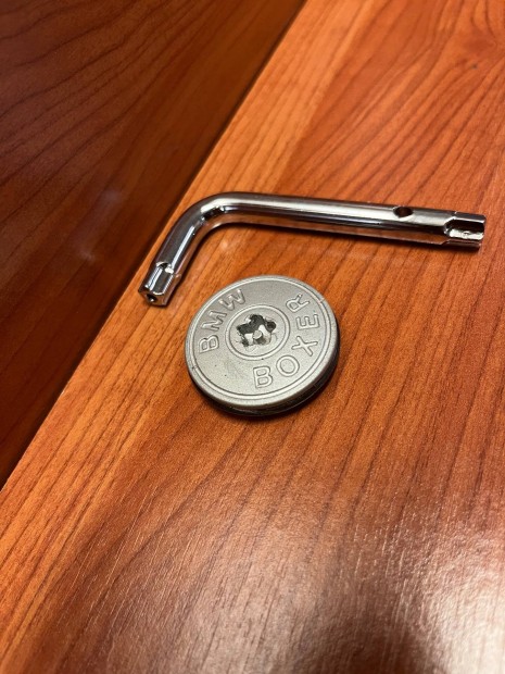 BMW R1200 olajbetlt sapka