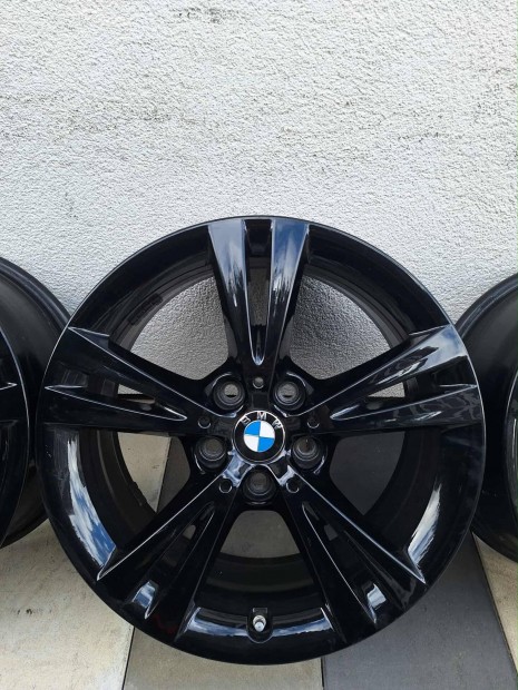 BMW Style 385 17 -es fekete felni 1 2 X1 X2 F39 F40 F45 F46 U10 U11