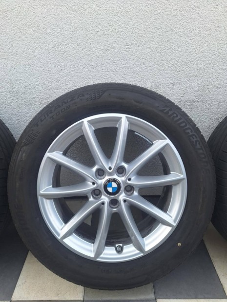 BMW Style 560 gyri 17 col felni nyrigumikkal X1 X2 2AT 2GT 