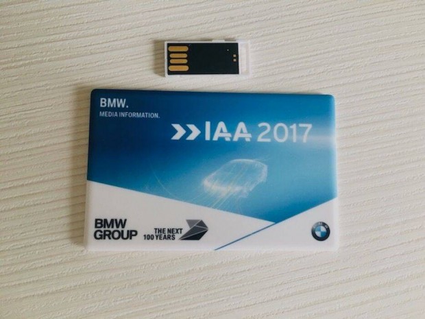 BMW USB 2.0 kártya formájú pendrive 4 GB