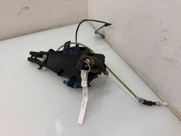 BMW X1 E84 E90 E91 E92 bal első belső kilincs, zárbetét 51227199835