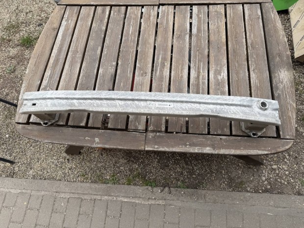 BMW X1 F48 h�ts� l�kh�r�t� tart�, gerenda