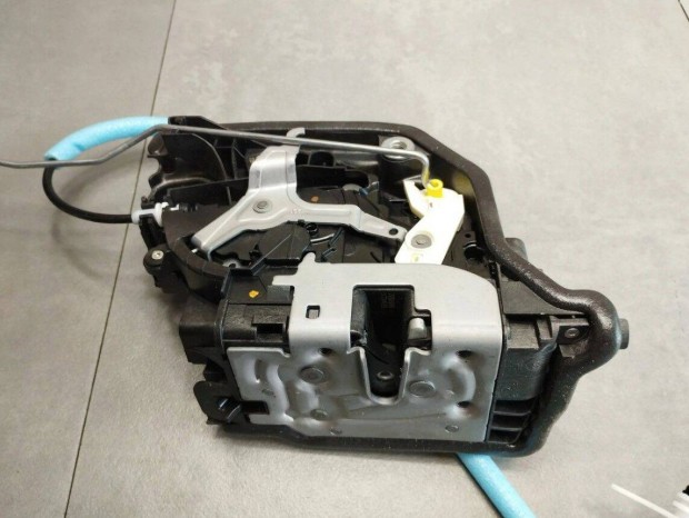 BMW X1 F48 jobb hts ajtzr 7281940