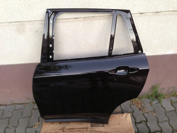 BMW X1 F48 komplett bal hátsó ajtó, enyhén sérült, B53 barna metál
