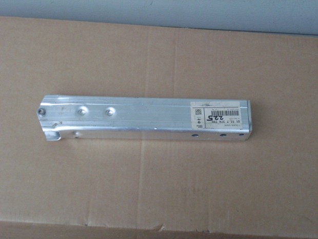 BMW X1 F48 lökhárító tartó konzol 51117374790 Jobb