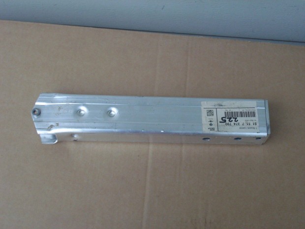 BMW X1 F48 lökhárító tartó konzol 51117374790 Jobb