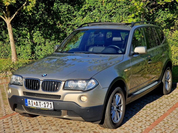 BMW X3 2.0i Panorma Tet-Navi-Flbr-ls+KORM...