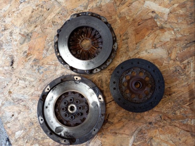 BMW X3  E83 (2004-2010) 2.5i Benzines Kett�s T�meg� Lendker�k+ Kuplun