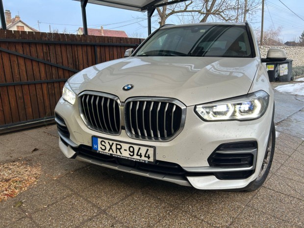 BMW X5 30xd 33500km l�zer, gy�ri von�hrog, megk�m�lt