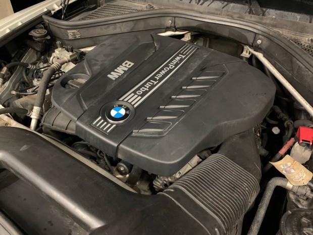 BMW X5 40d 535d 740d motor komplett fűzött blokk hengerfejjel N57D30B