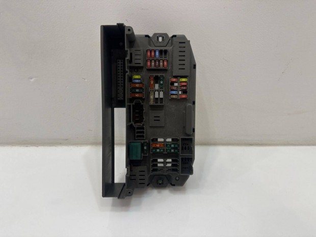 BMW X5 E70 X6 E71 utastér biztosítéktábla 6114693169003