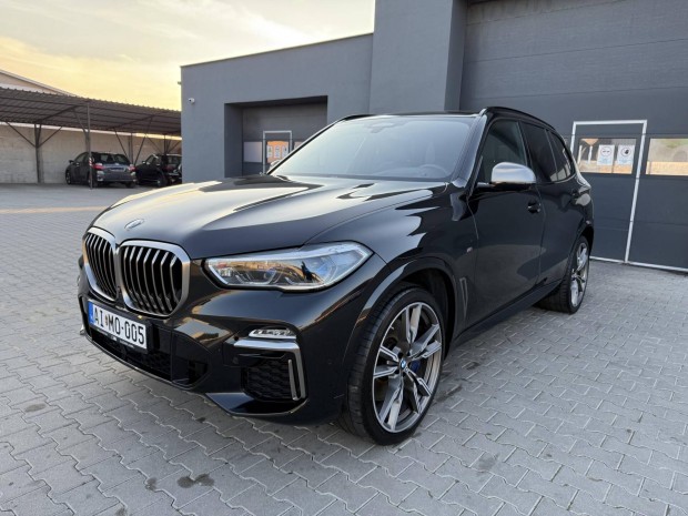 BMW X5 M50i (Automata)