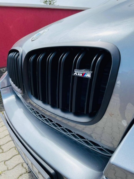 BMW X5 X6 (E70 E71 E72) dszrcs / vese matt fekete dupla plca /M log
