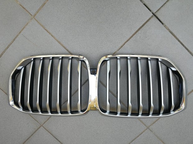 BMW X5 gyári kamerás hűtő rács hibátlan állapotban eladó
