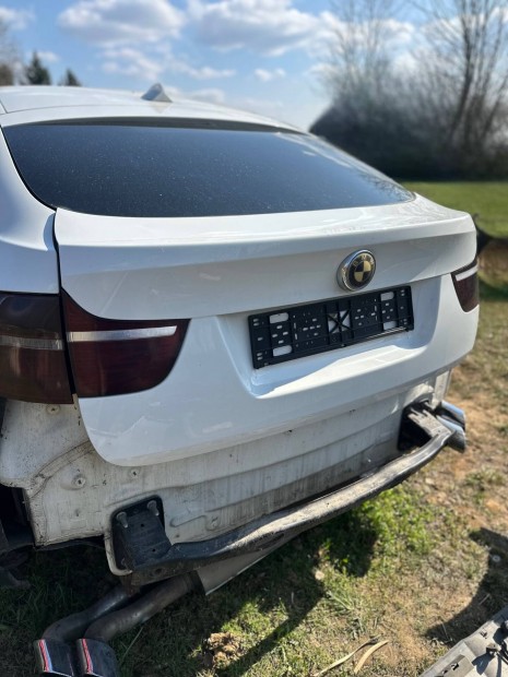 BMW X6 csomagt�r ajt�