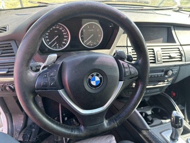 BMW X6 korm�ny 