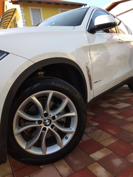 BMW X 6, X 5 újszerű, 4 db gyári kerék Olcsón Pirelli gumival