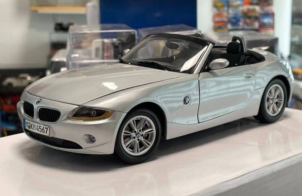 BMW Z4 E85 2002 1:18 1/18 Kyosho Dealer Edition 80430144056