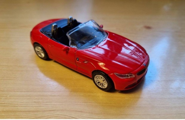 BMW Z4 Rastar 1/43 aut modell, kisaut