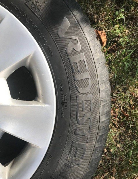 BMW, 4 db 15 colos felni, 4 �vszakos 60%-os gumikkal