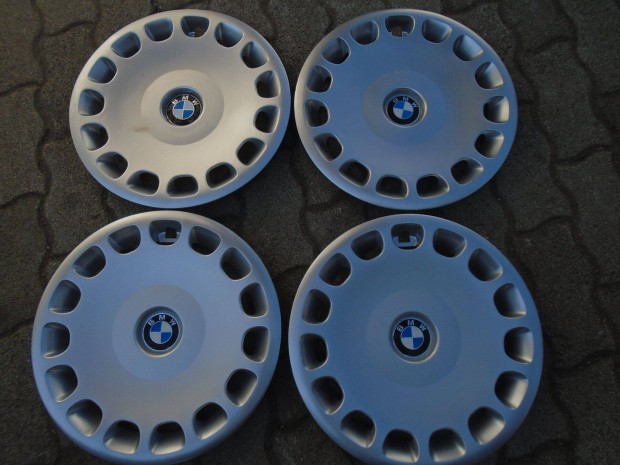 BMW (E39) 15" gyári dísztárcsa garnitúra eladó
