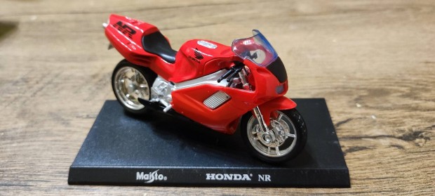 BMW, Yamaha, Honda 1:18 motor modellek