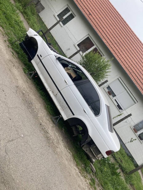 BMW ajtók e39 fehér