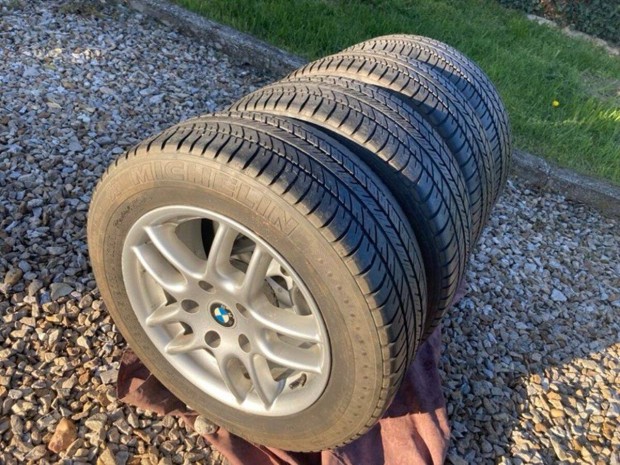 BMW alufelni 4 db 205/60 R15 gumikkal
