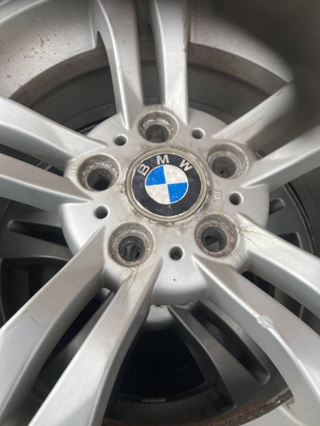 BMW alufelni, teligumival elado.